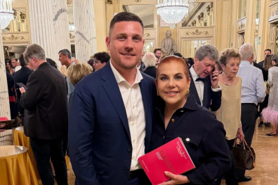 &laquo;Сияющая женщина&raquo;: Марина Федункив с мужем-итальянцем посетила легендарную оперу